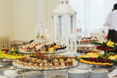 Tablo catering üzerinde aperatifler