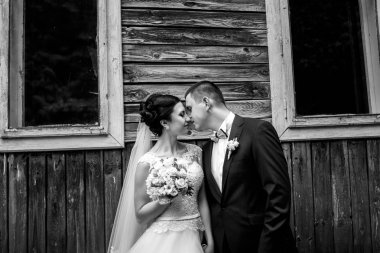 Gelin ve damat eski ahşap evi tarafından