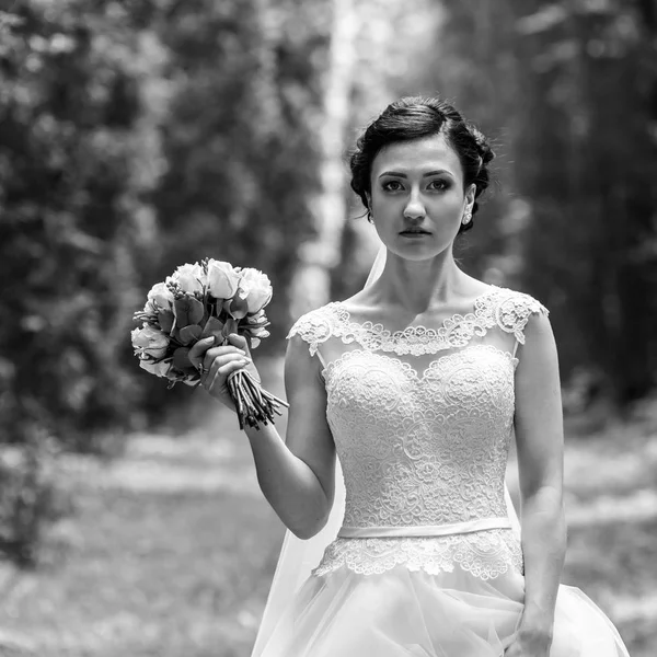 Ormandaki esmer gelin pozlar 