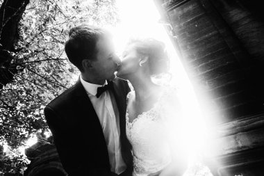 Eski Binası yakınındaki bir yolda yeni evliler