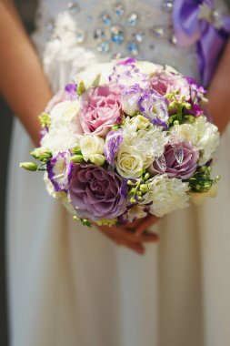 Düğün buketi gelin tutar 