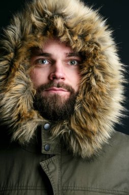 Adam parka kürk başlık ile 