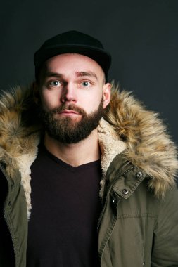 Adam parka kürk başlık ile 