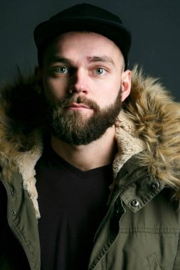 Adam parka kürk başlık ile 