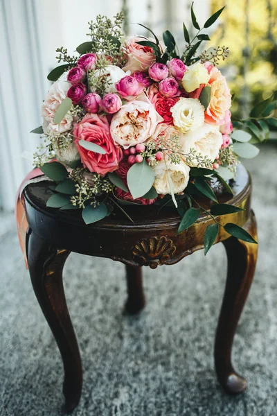 Rich Wedding Bouquets Made Roses Hydrangeas Lies Wooden Chair — Stock Photo, Image