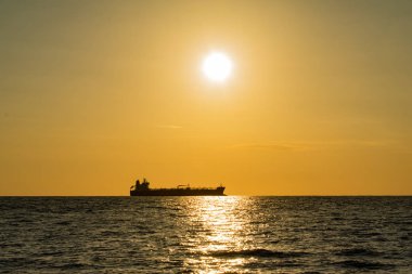 Tanker siluet Sun Set