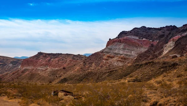 Kaliforniya 'daki Mojave Çölü' ndeki turuncu kayalıklar