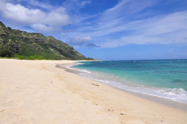 美国夏威夷瓦胡岛北岸的Kaena Point Mokuleia海滩公园白色沙滩. — 图库照片