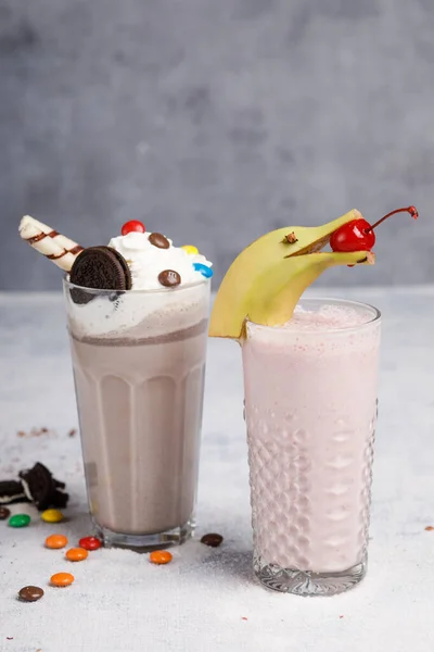 Deux Milkshakes Sur Fond Sauce — Photo