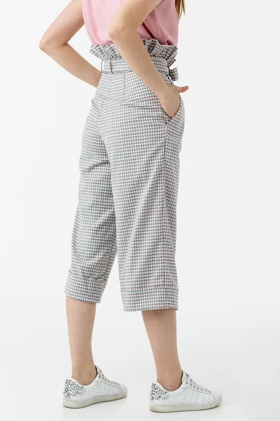 Meisje Grijze Capri Shorts Witte Achtergrond — Stockfoto