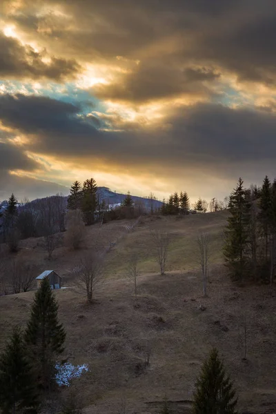 Solnedgång i Maramures län i Rumänien. — Stockfoto