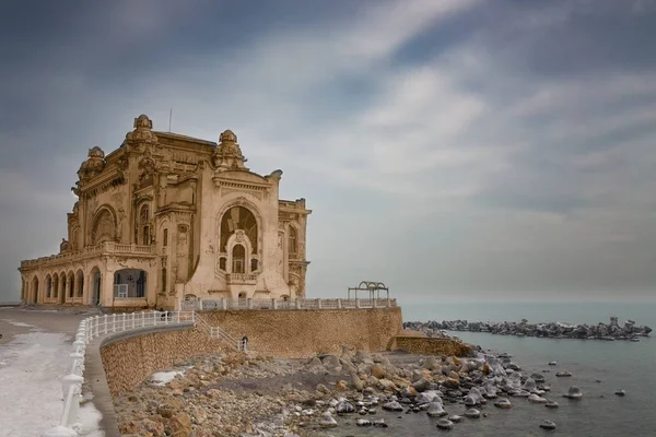 Köstence, Romanya, siyah Promenade eski Casino — Stok fotoğraf