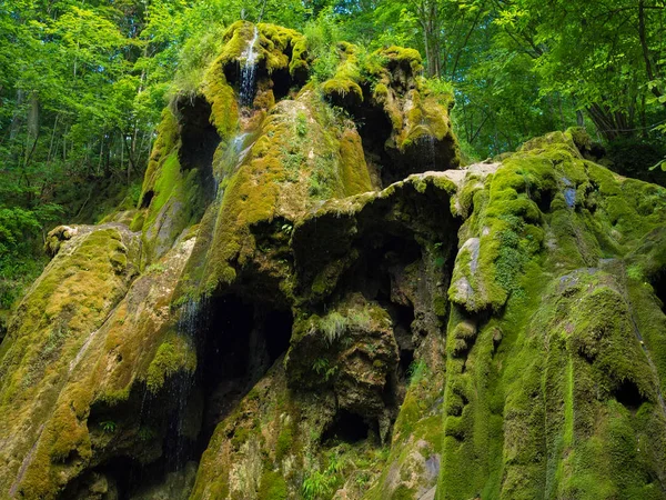 Cascada Beusnita en el Parque Nacional Beusnita Rumania —  Fotos de Stock