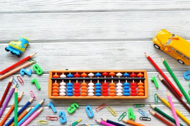 Başa okul kavramı - ofis ve öğrenci kaynakları iş Danışma. Mental aritmetik. Metin için yer.