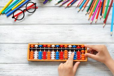Başa okul kavramı - ofis ve öğrenci kaynakları iş Danışma. Mental aritmetik
