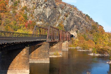 Köprü Potomac nehri Shenandoah nehri buluştuğu Appalachian izinde. 
