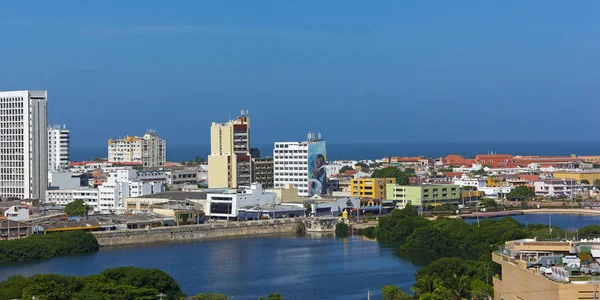 Cartagena, Kolombiya deniz boyunca duvarlı şehir. 