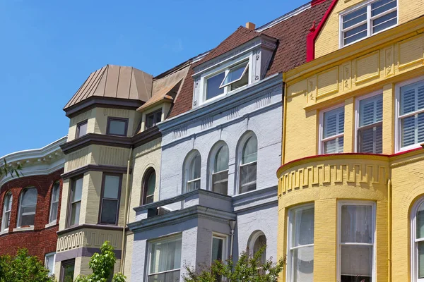 Luxury townhouses near Dupont Circle in Washington DC. — Stock Photo, Image