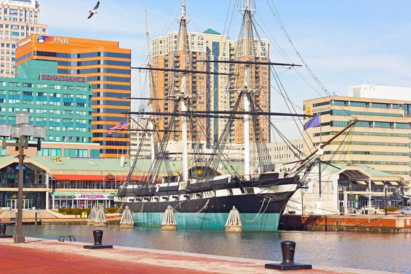 U.S. Constelación velero atracado en muelle en Baltimore, EE.UU. — Foto de Stock