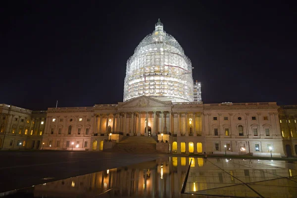 United States Capitol w Waszyngton, Dc, w nocy. — Zdjęcie stockowe