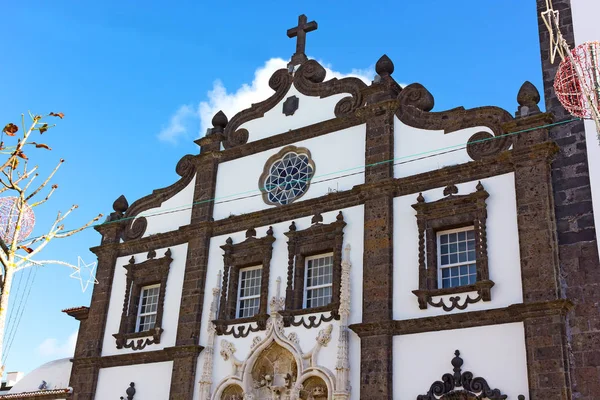 Fasad av Saint Sebastian kyrkan i Ponta Delgada, Azorerna, Portugal. — Stockfoto
