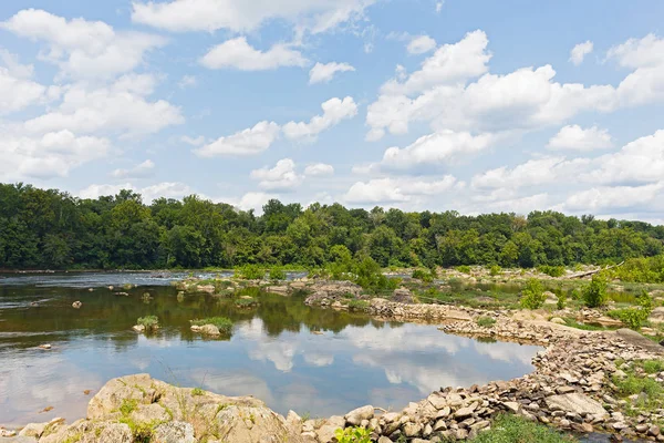 夏季米国のバージニア州のポトマック川. — ストック写真