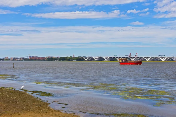 Potomac River cerca de National Harbor, Maryland, EE.UU. — Foto de Stock