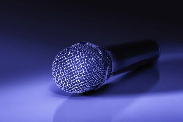 Černý kovový mikrofon — Stock fotografie