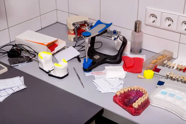 Dentist table with various things — Stock Photo, Image