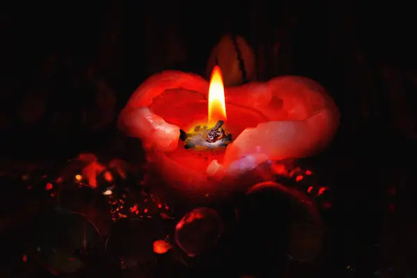 Candela rossa romantica — Foto Stock