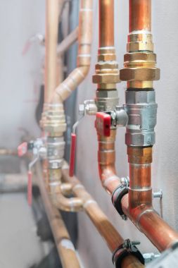 Subaplar ve kazan dairesi içinde bakır borular