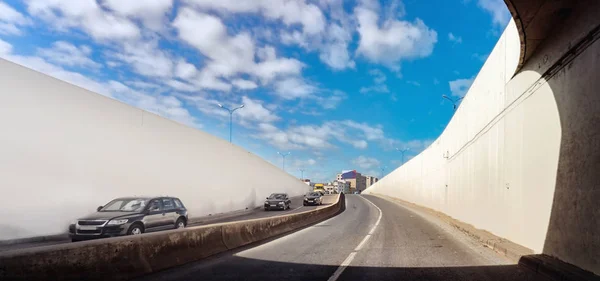 摩洛哥阳光明媚的一天道路建筑 — 图库照片