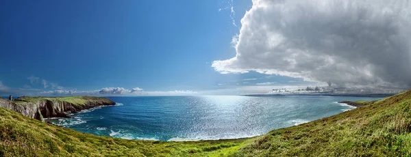 Panoramic view of Old Head of Kinsale with lighthouse — Stock Photo, Image