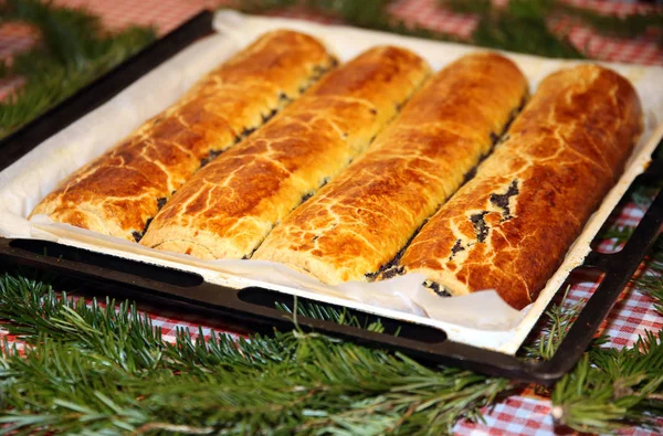 Hungarian rolled christmas cake aka beigli or bejgli — Stok Foto