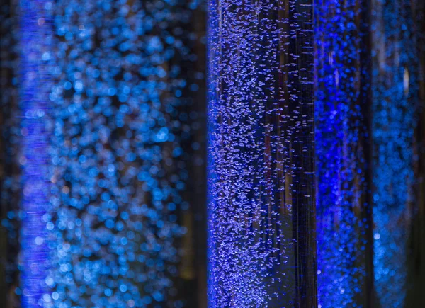Zajímavá atmosféra s modré bubliny plovoucí bokeh náladu — Stock fotografie