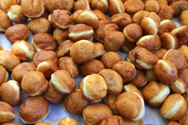 Yeni yılda yağda kızartılmış karnaval çörekleri.