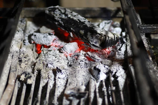 Fireplace burning. Warm cozy burning fire close up.Fire background — Stock Photo, Image