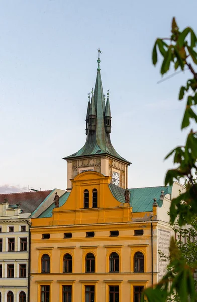 Prag 'da Tyn' den önceki kilisemiz.