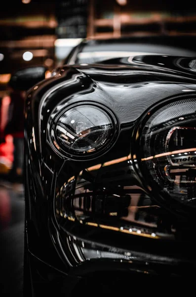 Siyah boyalı bir arabanın ayrıntıları.. 