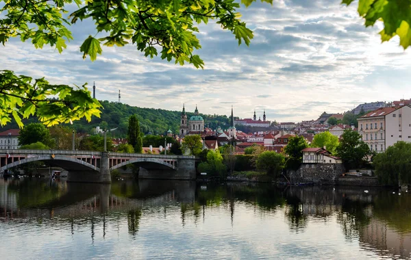 Vacker Utsikt Prague Slott Och Bro Tjeckiska Republiken Solen — Stockfoto