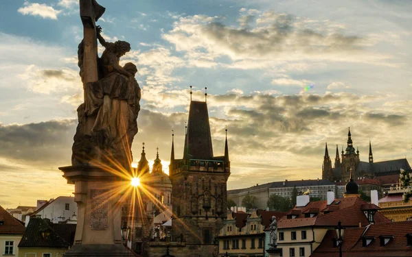 Hermosa Puesta Sol Primavera Puente Charles República Checa Praga —  Fotos de Stock