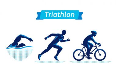 Triatlon logoları veya rozetleri ayarlayın. Vektör triathletes beyaz bir arka plan üzerinde rakamlar. Yüzme, Bisiklet ve adam çalıştıran. Düz siluetleri.