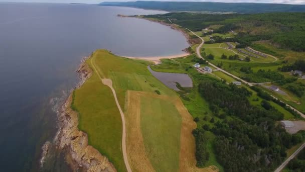 Mooie en ruige Oceaan kust van Cape Breton — Stockvideo