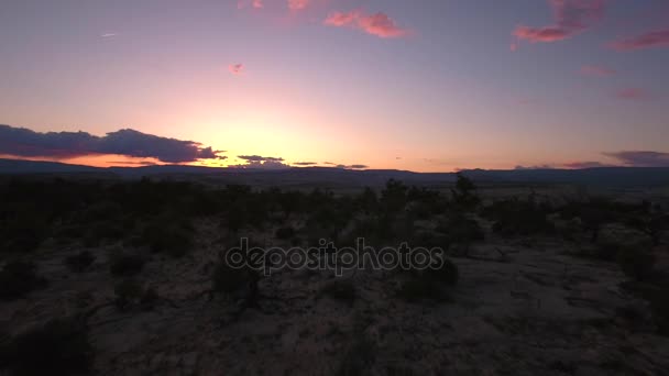 Zonsondergang in de woestijn van Southern Utah — Stockvideo