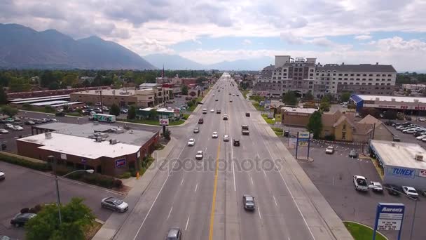 Busy city and large street with cars — Stock Video