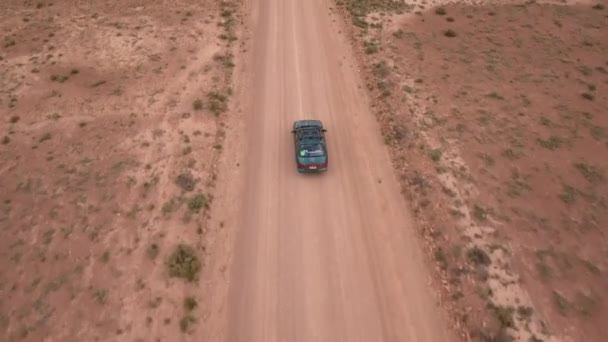 Car driving through a beautiful desert — Stock Video