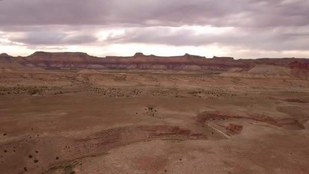 Redrock скель та buttes в пустелі штату Юта — стокове відео