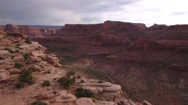 Redrock kayalıklarla ve Utah çölde buttes — Stok video