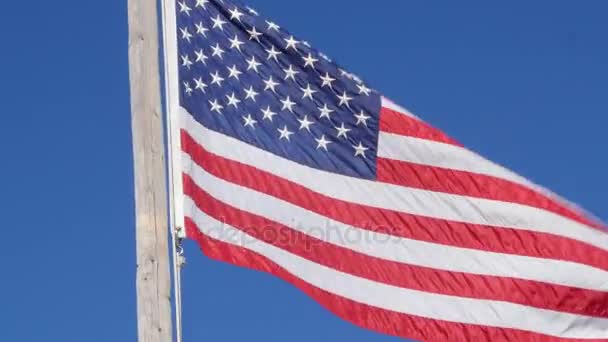 Сдувание американского флага — стоковое видео