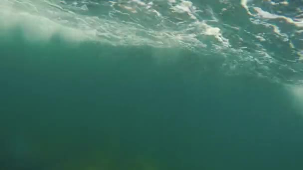 Bulles passant par là dans un bateau — Video